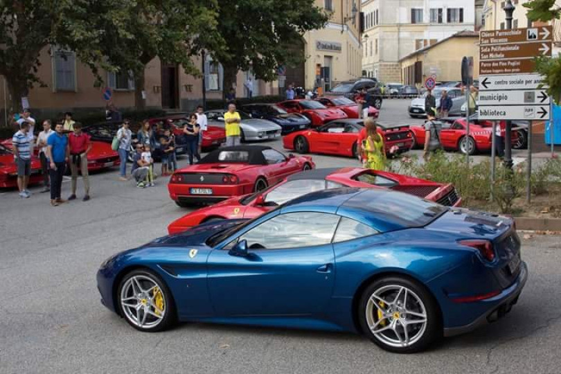 Il ritrovo delle Ferrari a Mirabello Monferrato